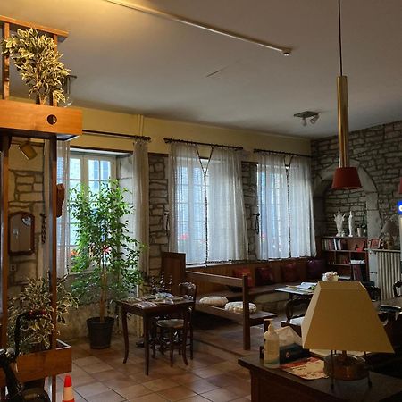 Ancien Hotel Plein De Charme Baume-les-Dames Exterior foto