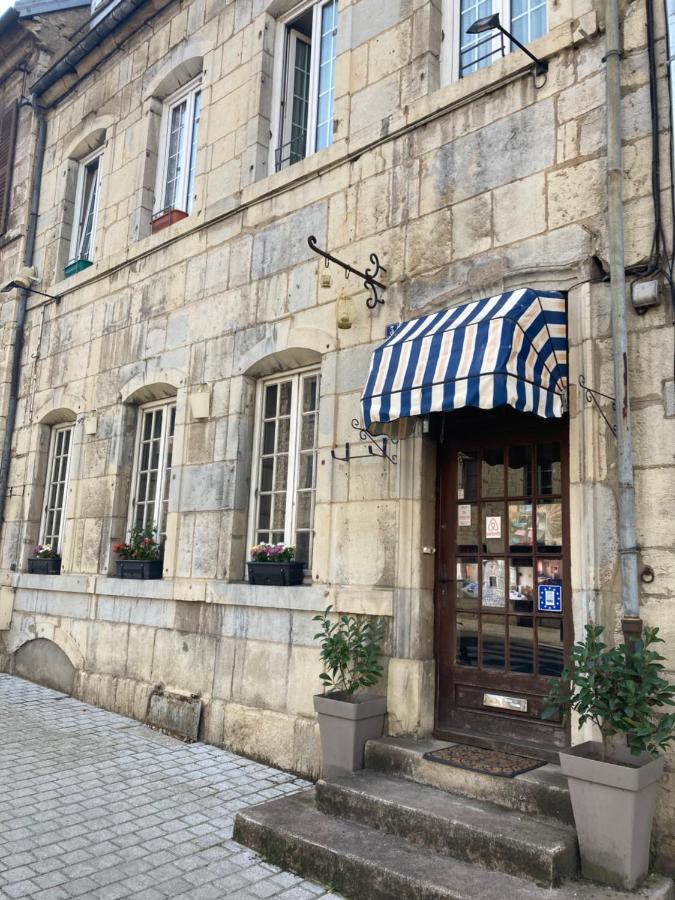 Ancien Hotel Plein De Charme Baume-les-Dames Exterior foto
